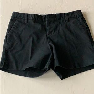 Old Navy Mid-Rise Shorts Black Size 6